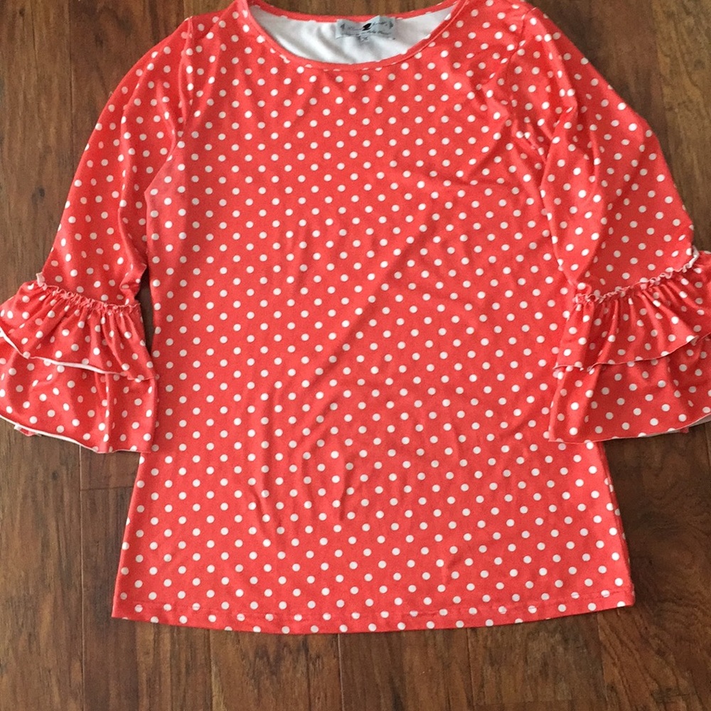 Dainty Jewell’s Layering top